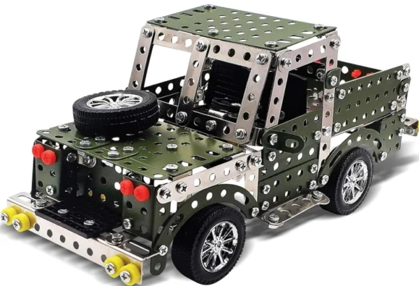 Coach House Partners Land Rover Metal Construction Set (402 pieces) - Image 2