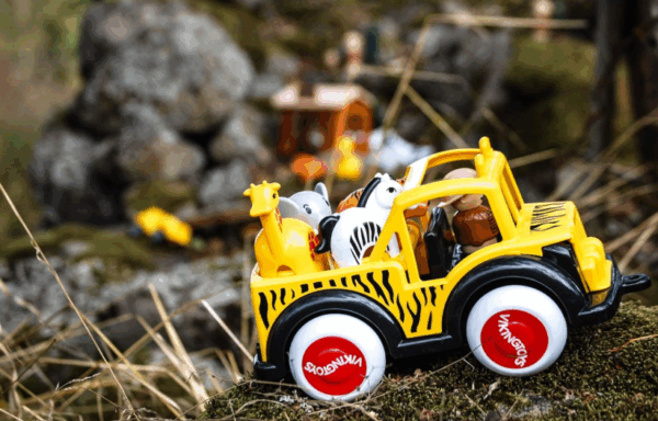 ⁦شاحنة سفاري جامبو من Viking Toys، تجي مع دليل للحيوانات وحيوانات صغيرة – لعبة تعليمية وممتعة للأطفال تحفز الخيال والتعلم⁩ - الصورة ⁦4⁩