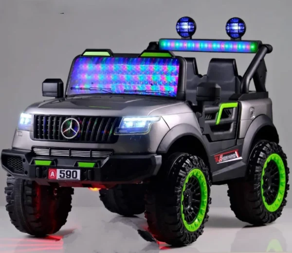 ⁦🚙⚡️ سيارة كهربائية أطفال لونها أبيض مع تكتكات خضراء وأضواء LED رهيبة!⁩ - الصورة ⁦2⁩